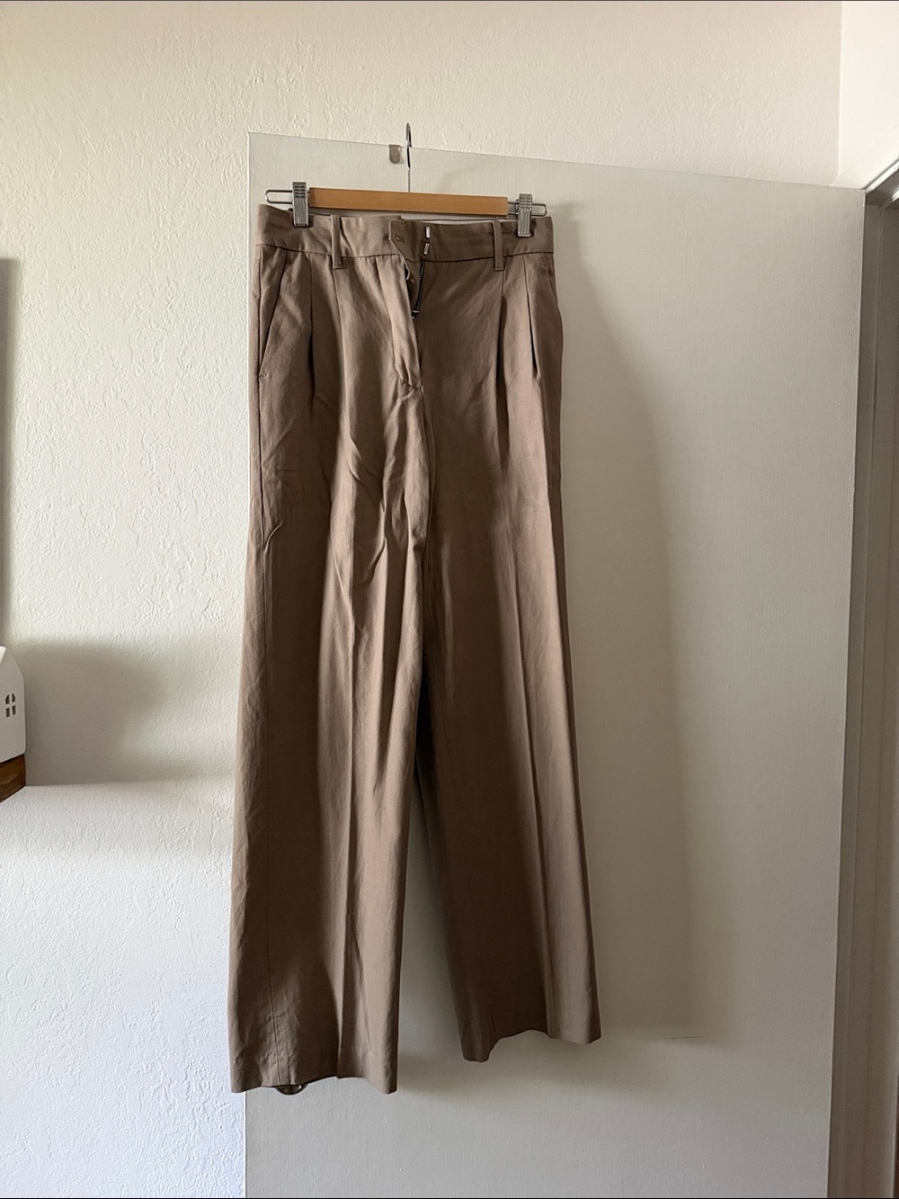 Aritzia The Effortless Pant - Size 2
